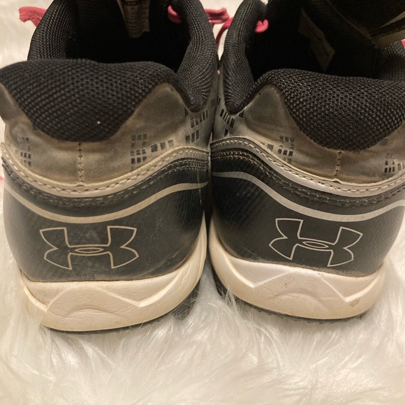 🔴-  Under Armour womens cletted shoes - Picture 8 of 13